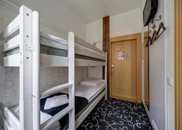 Meriton Old Town Garden Hotel