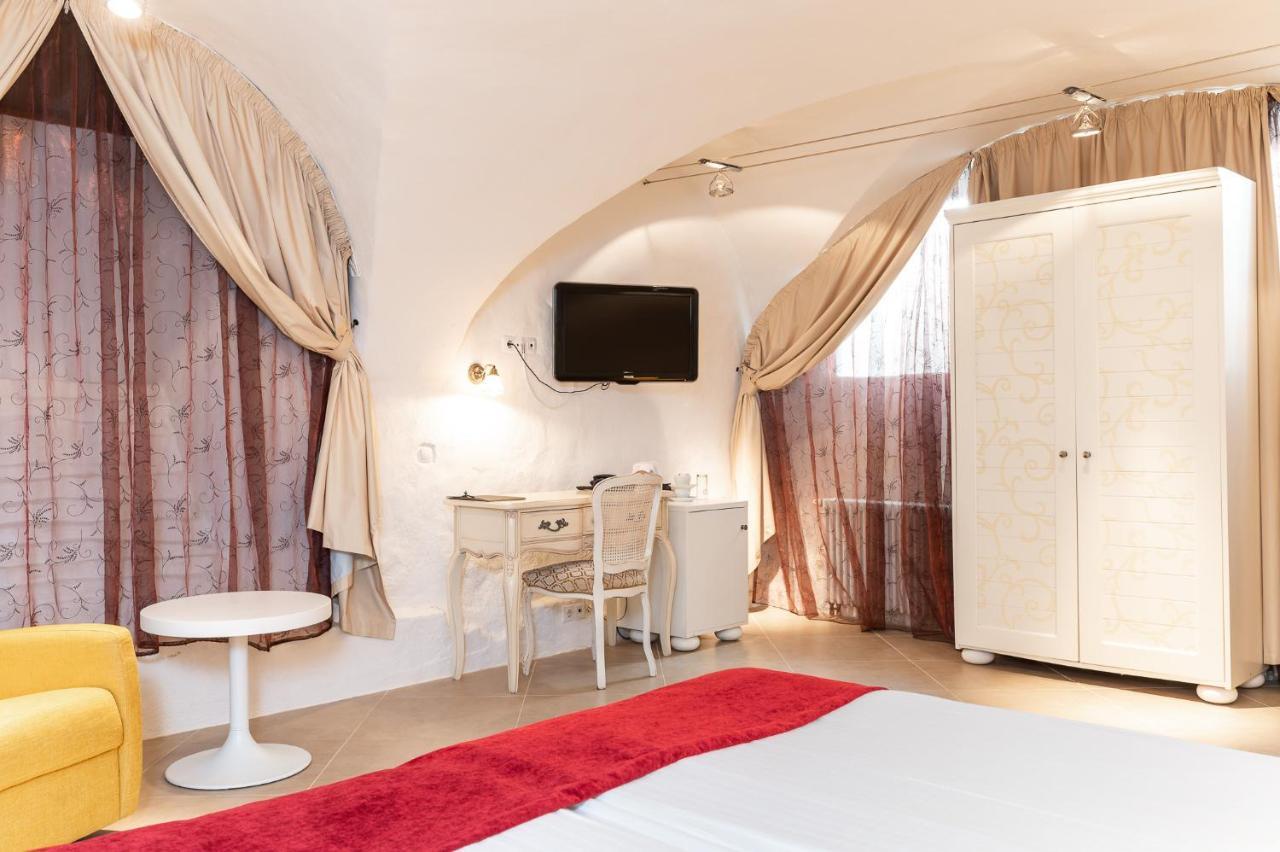 Хотел Meriton Old Town Garden 4*