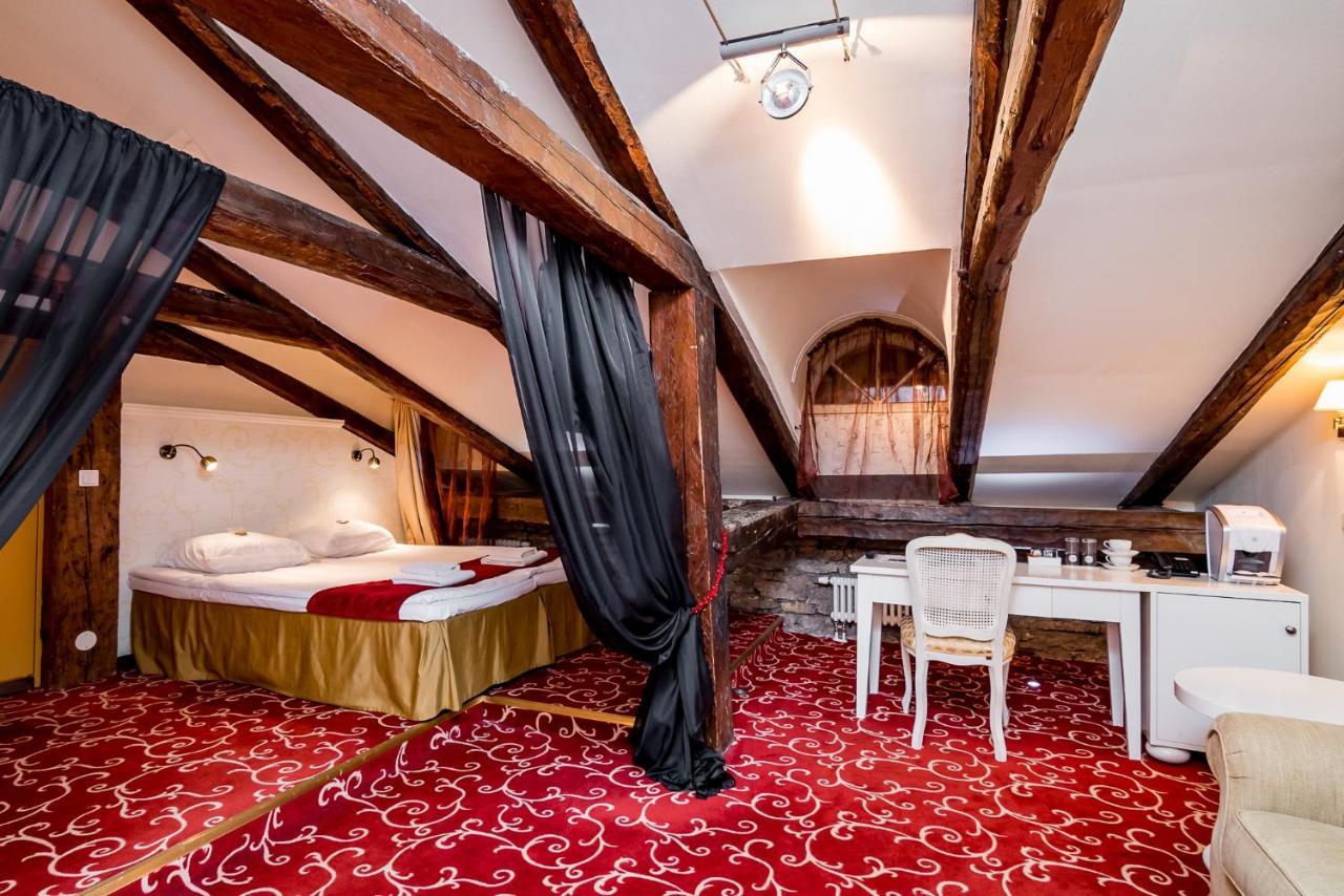 Meriton Old Town Garden 4*