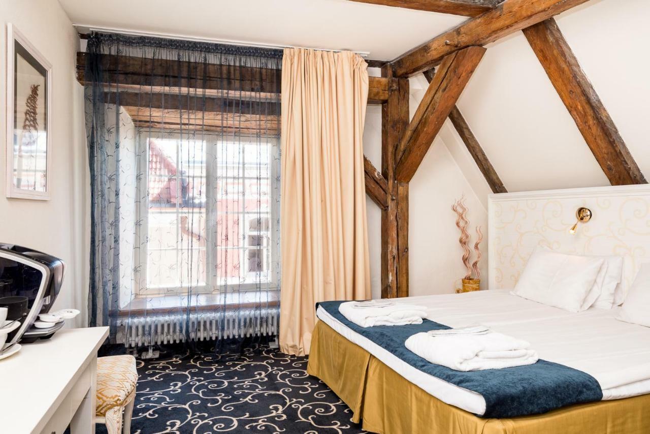 Хотел Meriton Old Town Garden 4*